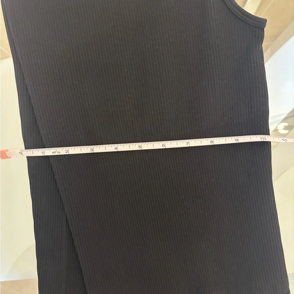 Black bodysuit is two snaps on the bottom very stretchy ❤️